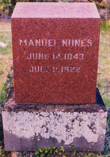 Nunes' gravestone in Honolulu, 1997